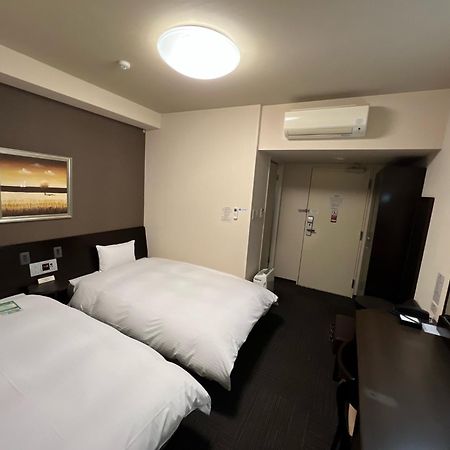 Hotel Route-Inn Uozu Екстериор снимка
