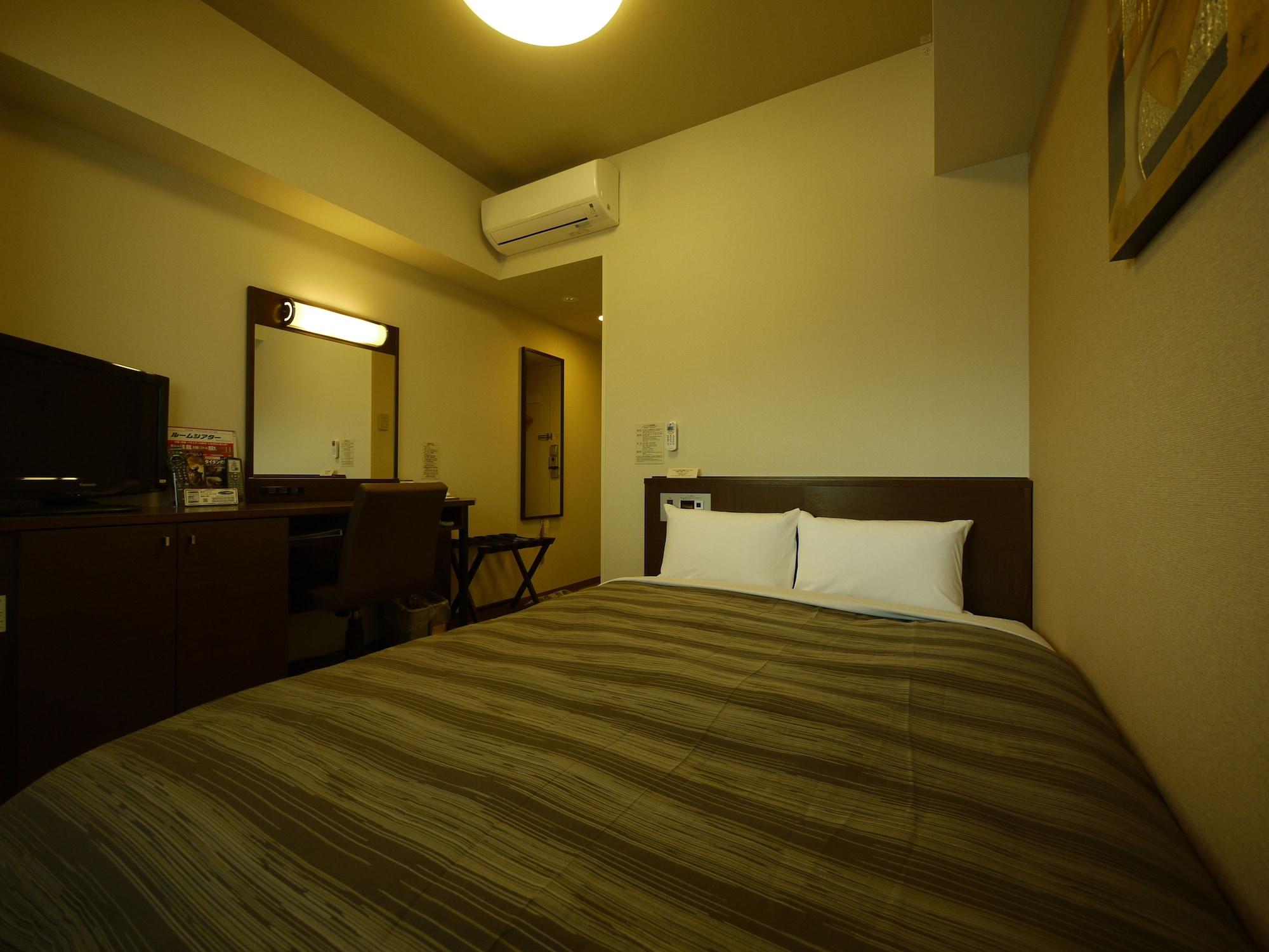 Hotel Route-Inn Uozu Екстериор снимка