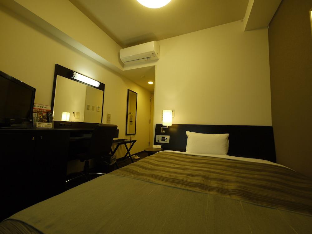 Hotel Route-Inn Uozu Екстериор снимка