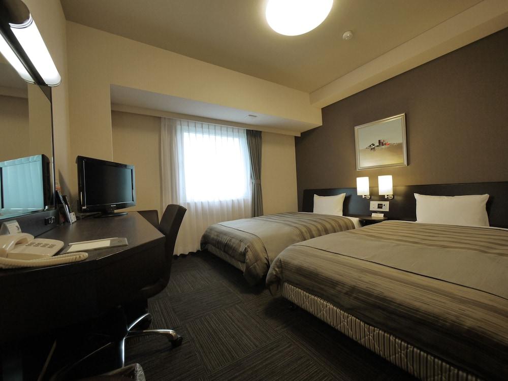 Hotel Route-Inn Uozu Екстериор снимка
