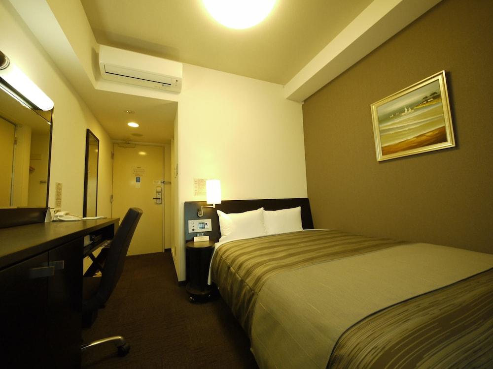Hotel Route-Inn Uozu Екстериор снимка