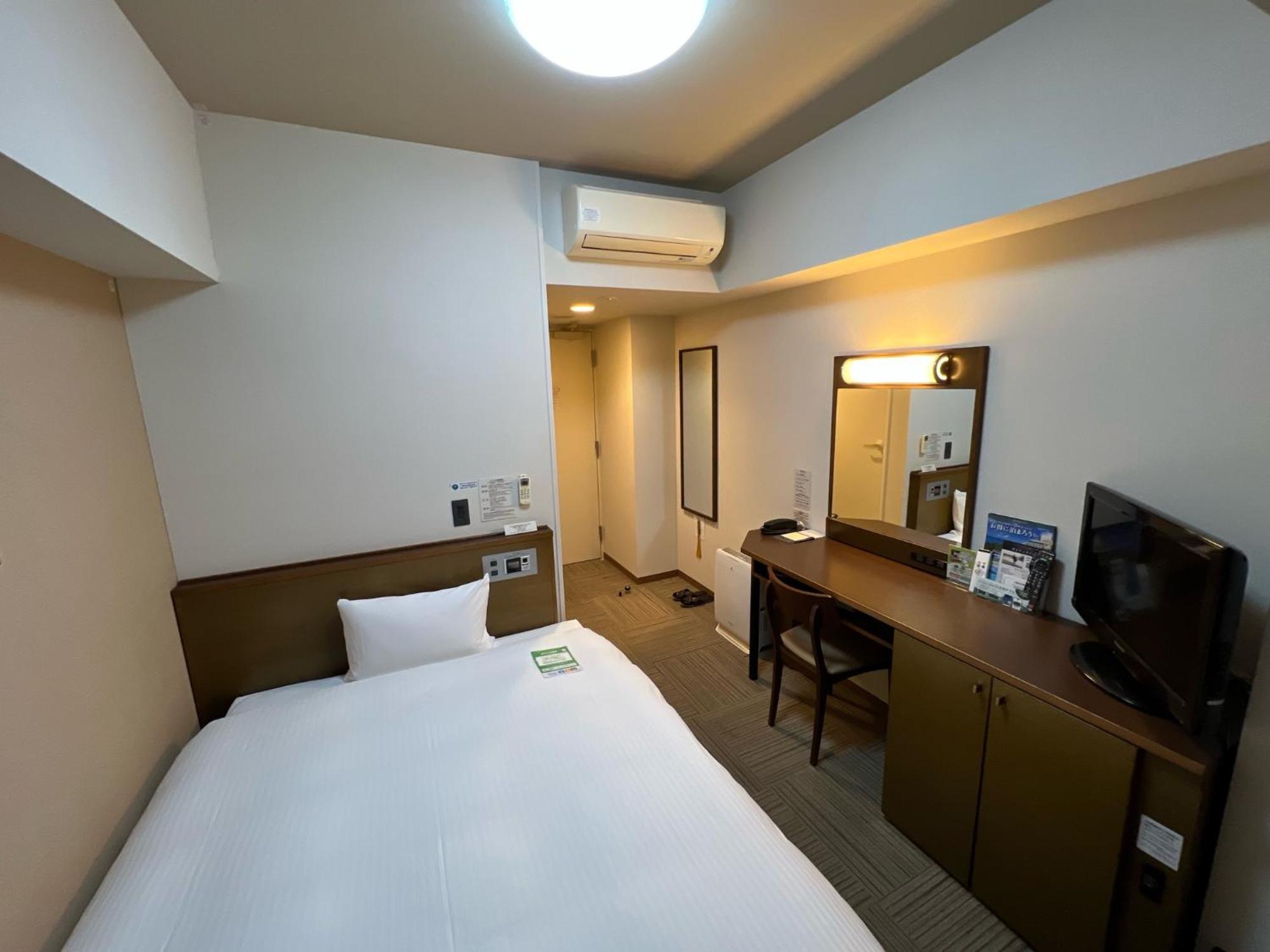 Hotel Route-Inn Uozu Екстериор снимка
