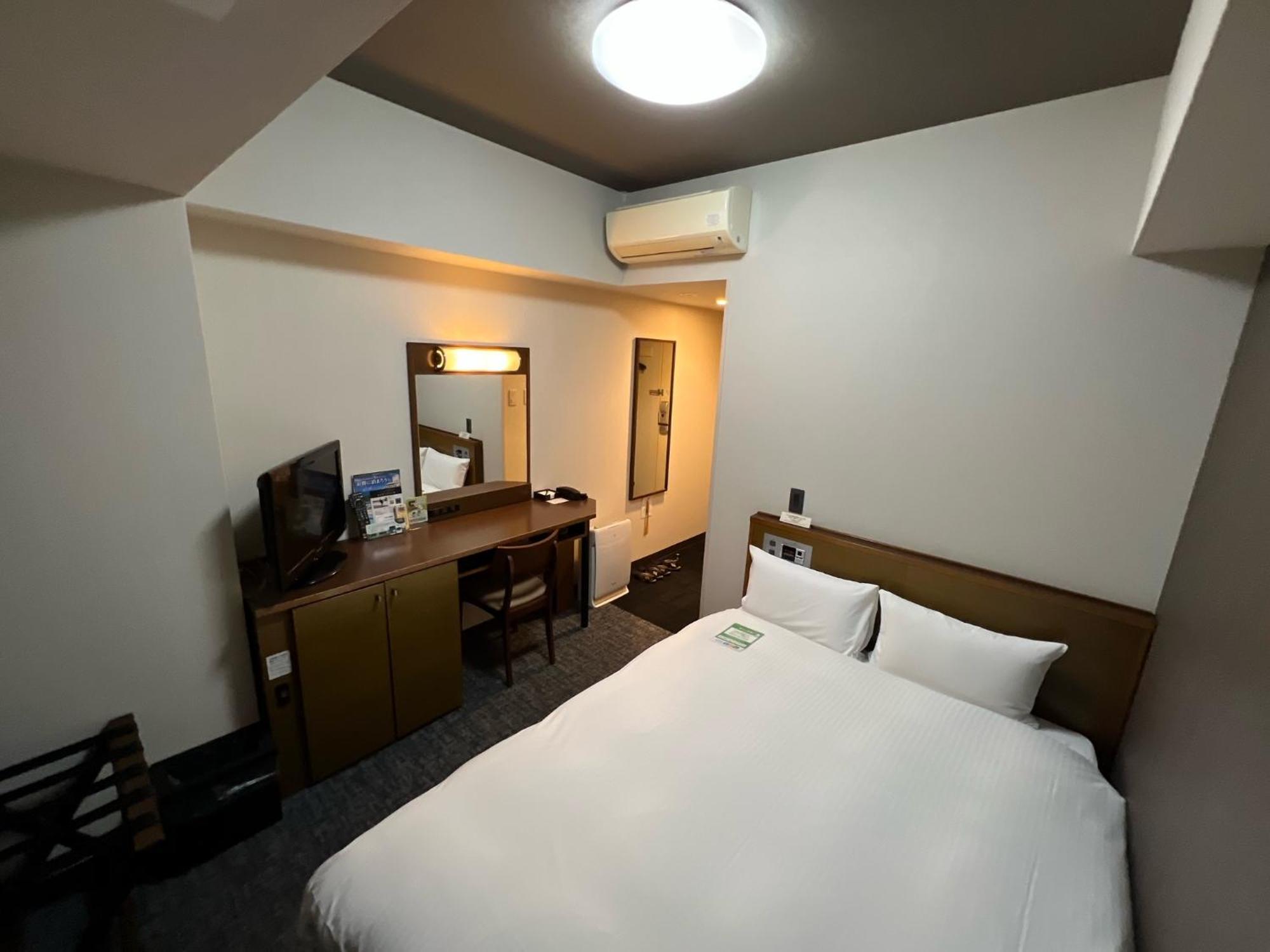 Hotel Route-Inn Uozu Екстериор снимка