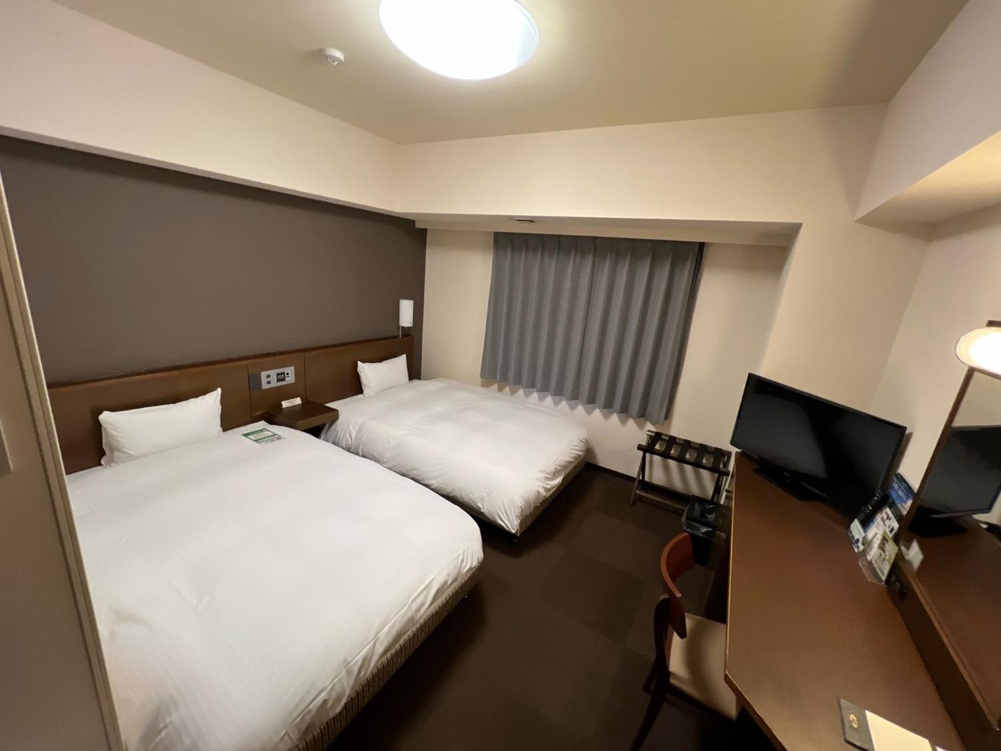 Hotel Route-Inn Uozu Екстериор снимка