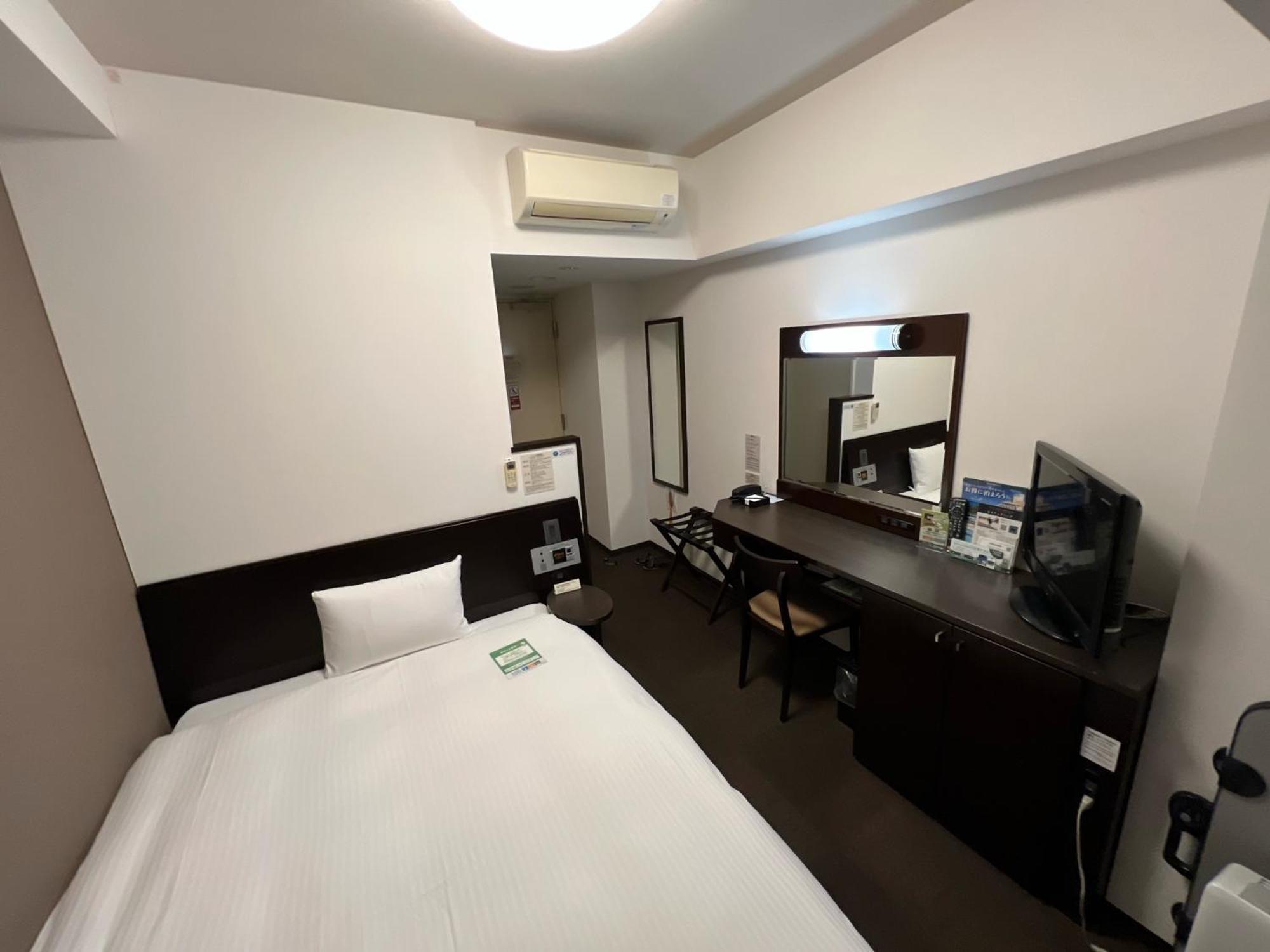 Hotel Route-Inn Uozu Екстериор снимка
