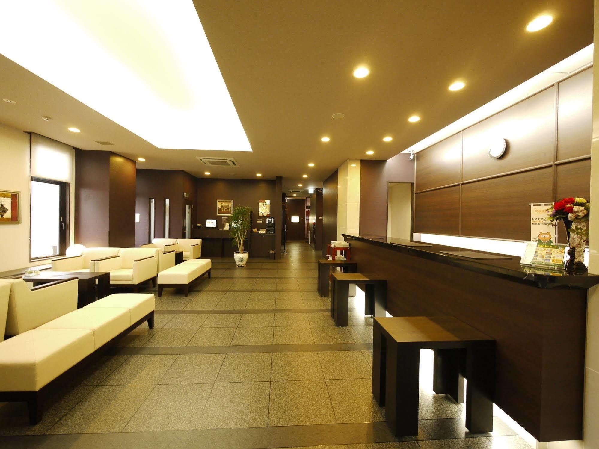Hotel Route-Inn Uozu Екстериор снимка